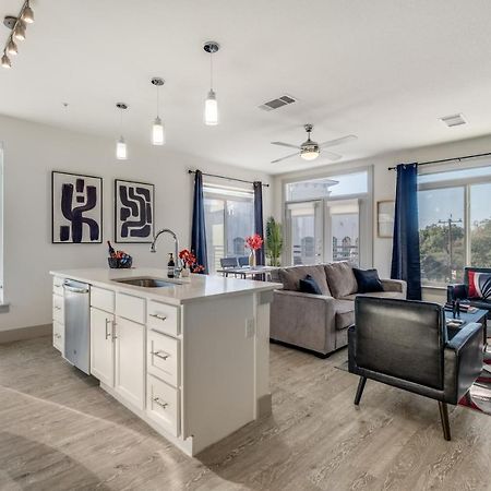 Radiant Condo On The Riverwalk 1325 San Antonio Exterior photo