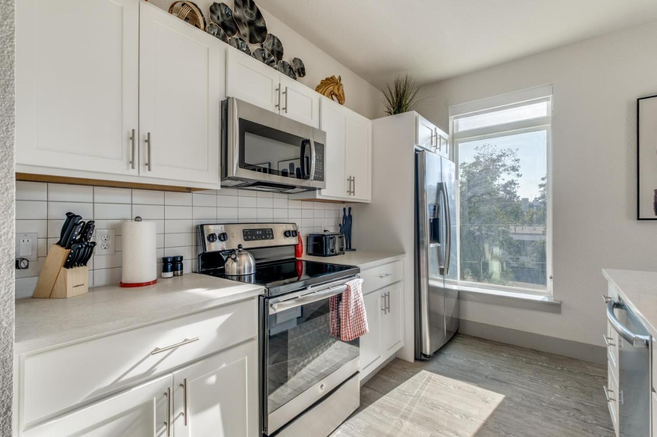 Radiant Condo On The Riverwalk 1325 San Antonio Exterior photo